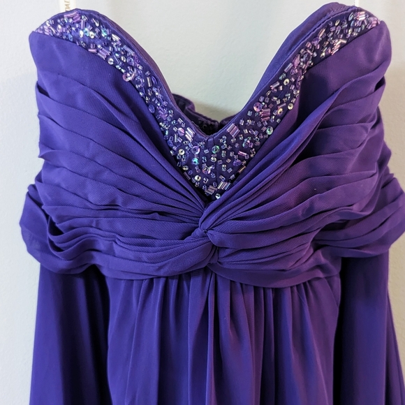 David's Bridal | Strapless Chiffon Long Purple Dress Size 0 - Picture 2 of 6